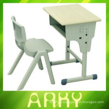 Регулируемый школьный столик и стул